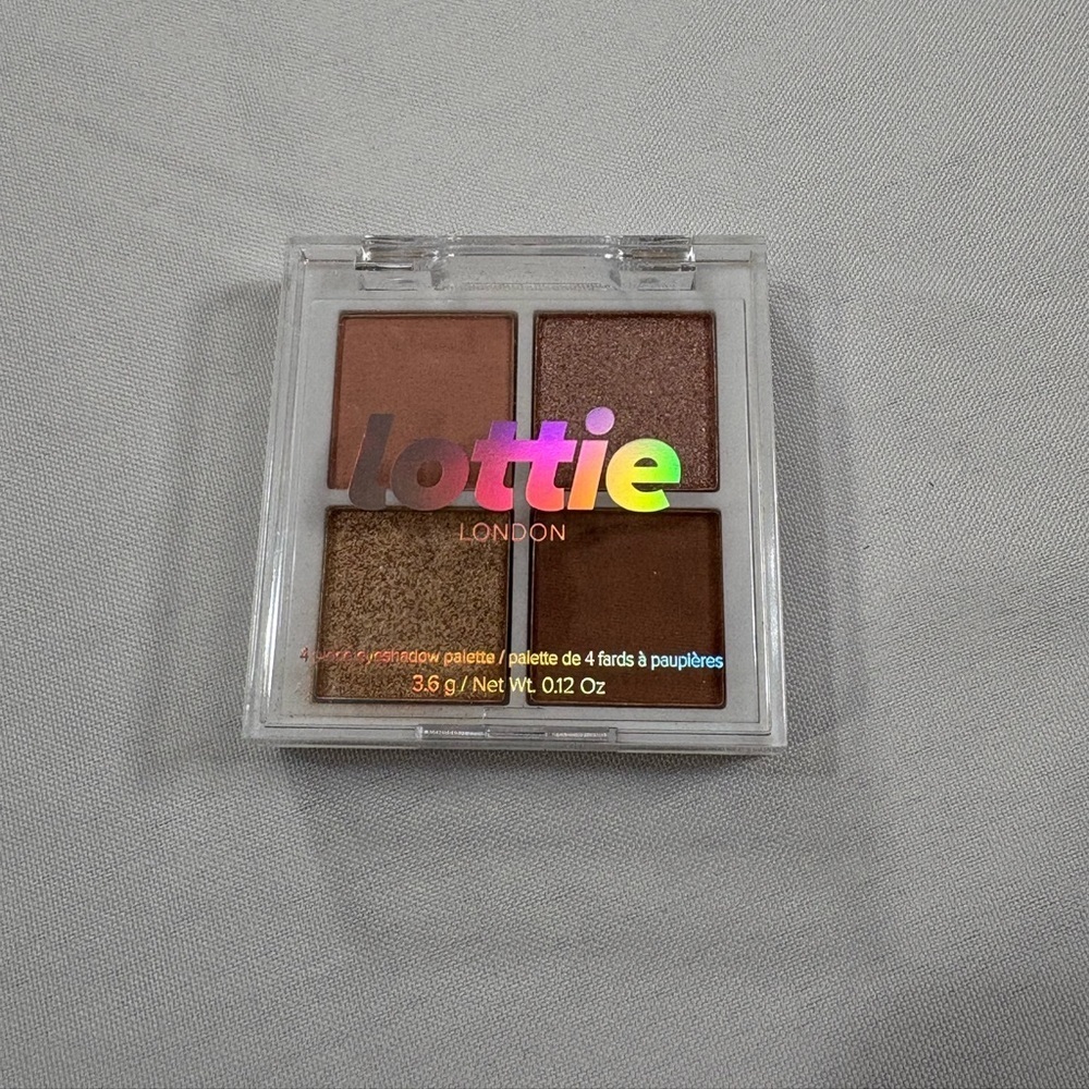 Lottie London Eyeshadow Quad Mini Palette in The Rose Golds - .12 Oz